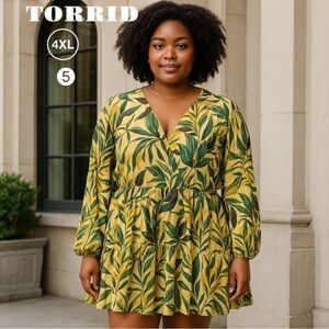 Torrid Women's Yellow and Green Leaf Blouse
